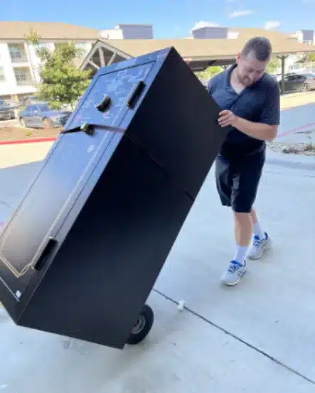 mover carrying item